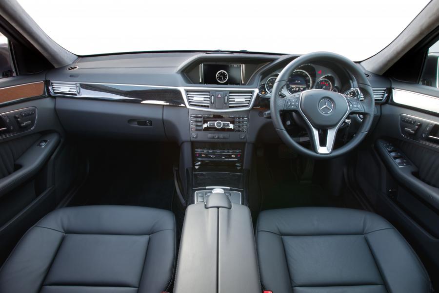  Mercedes-Benz E300 Hybrid Saloon 2012 года  (фото 27 из 58)